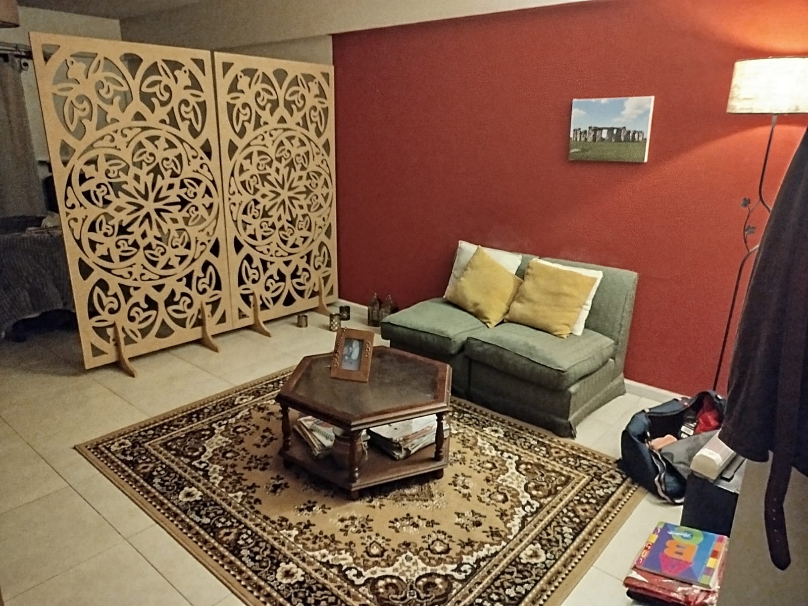 Panel decorativo calado instalado en interior